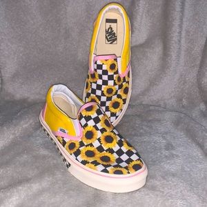 🌻Brand New Sunflower Black/White Checked Vans🌻